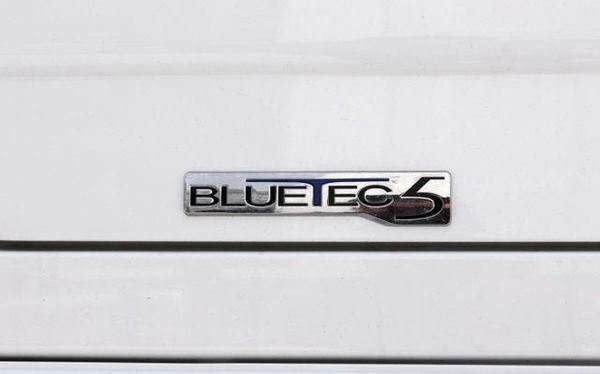 Dry goods: What do the numbers and letters on the truck body stand for?