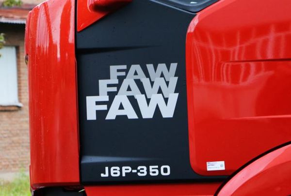 Dry goods: What do the numbers and letters on the truck body stand for?