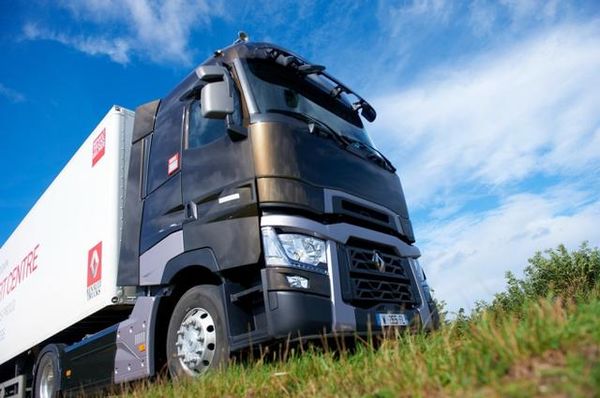 Dry goods: What do the numbers and letters on the truck body stand for?
